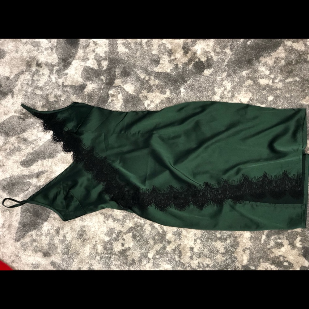 Green dress | mid dress | with tag | black lace